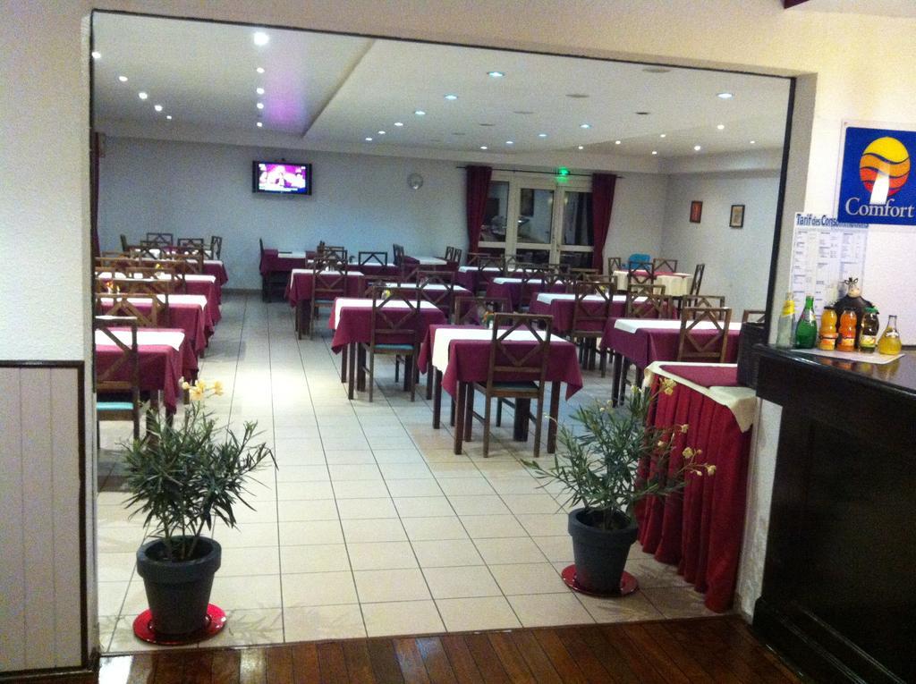 Comfort Hotel Poissy Technoparc Buitenkant foto